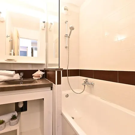 Village Cap Esterel - Le Village-75 By Interhome