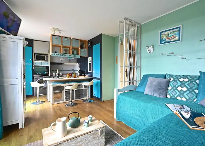 Le Village - C4 323 By Interhome Saint-Raphaël