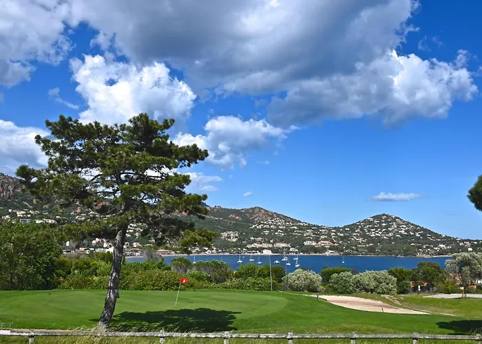 Le Village - C4 323 By Interhome Saint-Raphaël